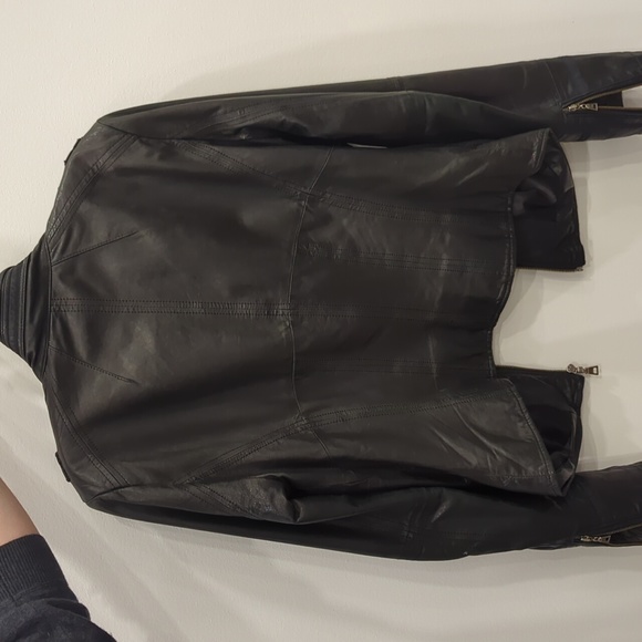 Women's Danier Leather Jacket - Picture 2 of 4